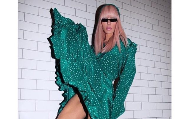 М'язисті ноги моделі викликали суперечки в мережі