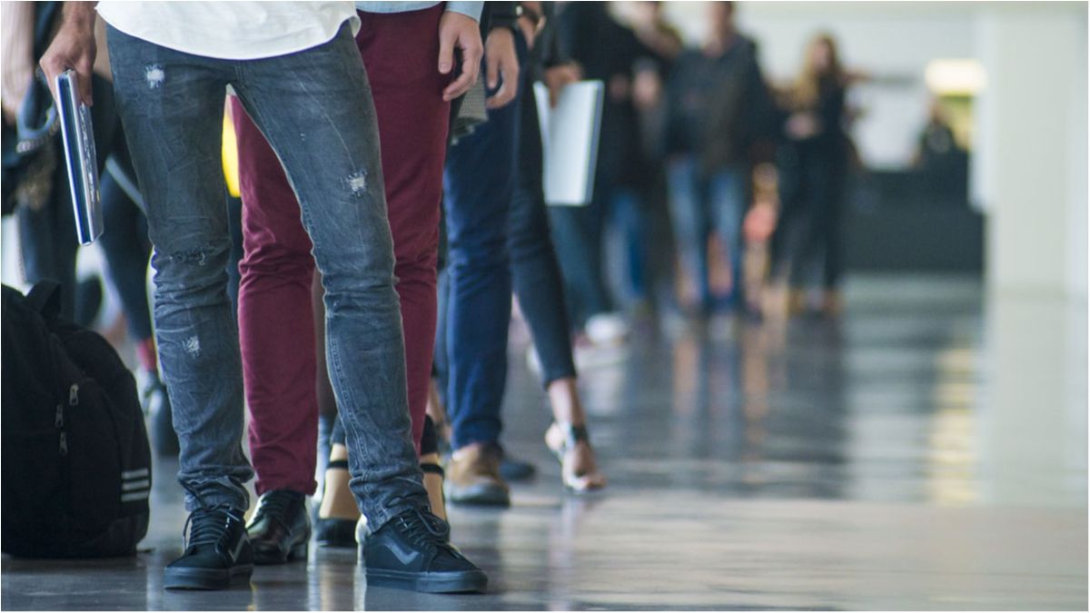 Експерти розповіли, як потрібно поводитися у черзі