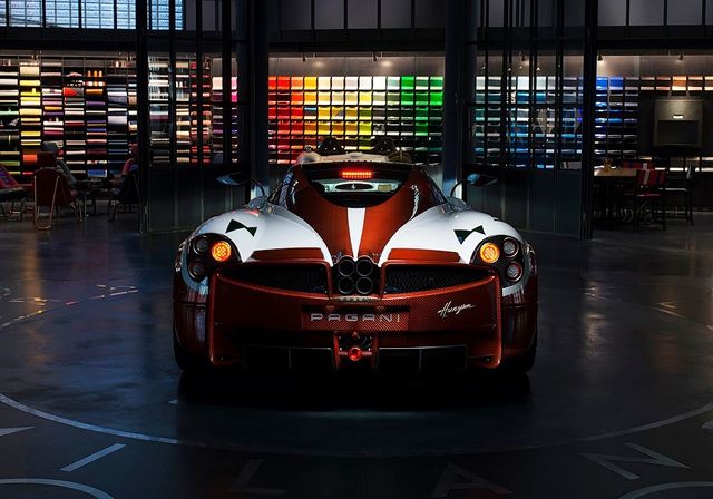 Суперкар Pagani Huayra переробили в дусі 63-річного Fiat - фото 215052