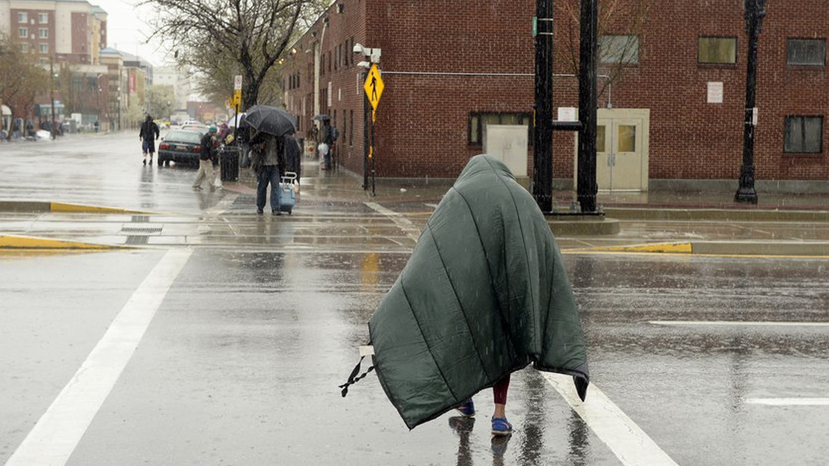 У США мер на кілька днів прикинувся бездомним - фото 1