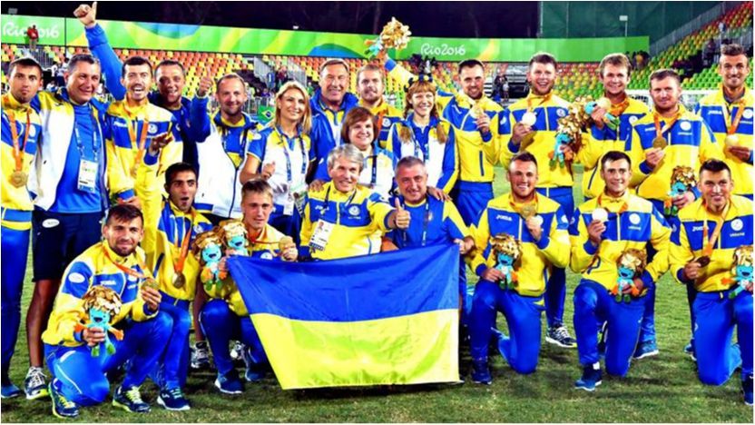 Українська збірна – чемпіон світу та спокуслива модель Хоуп Хікс: 24 вересня у трьох фото