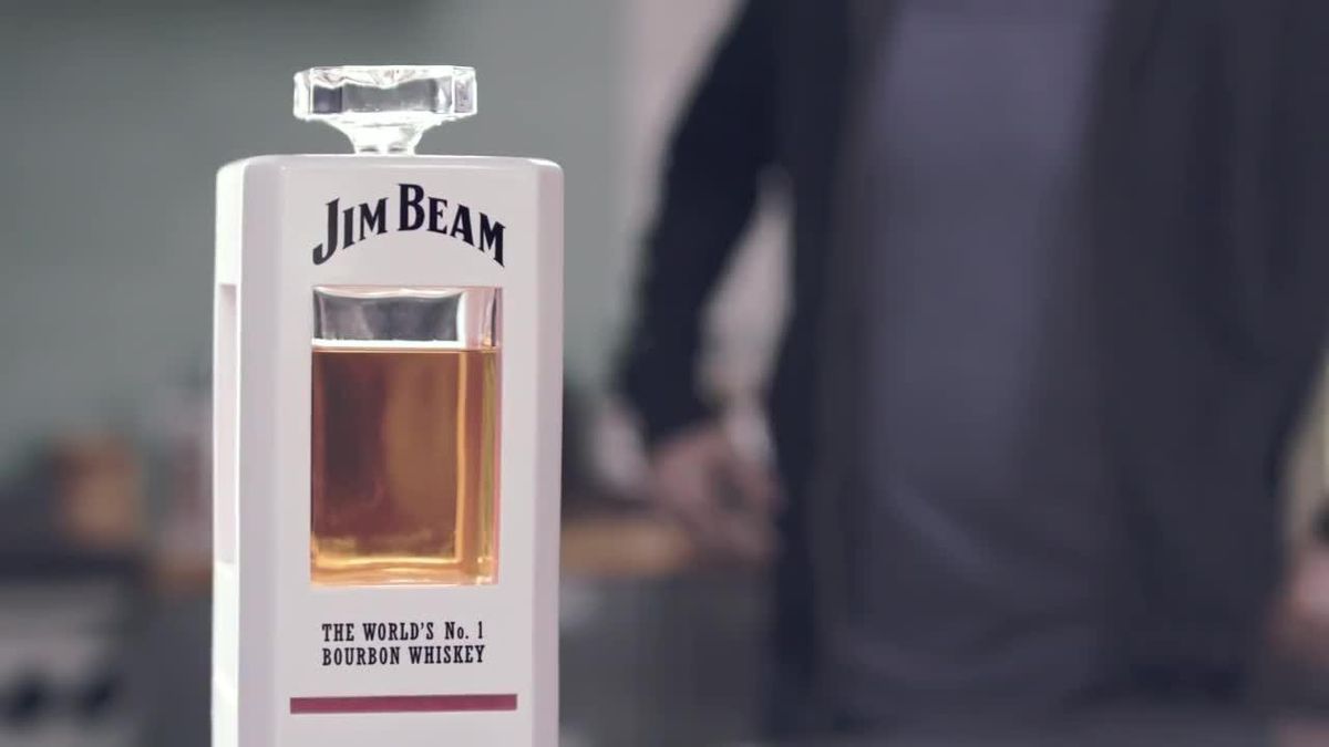 "Розумний" Jim Beam сам наливає порцію алкоголю - фото 1