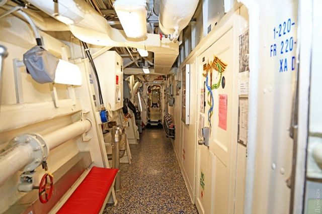 В Одесі показали, як виглядає зсередини американський есмінець - фото 212662