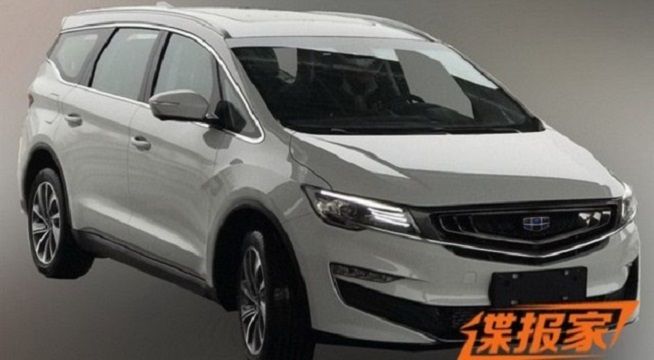 Опубліковані перші фото серійного компактвена Geely