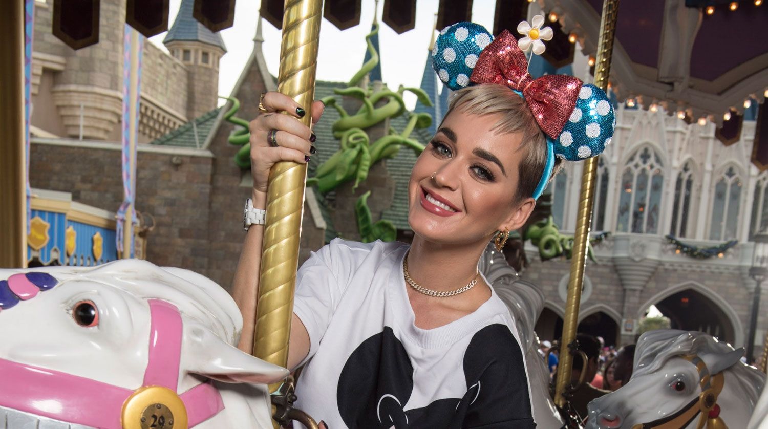 Кеті Перрі поділилася веселими фото з Діснейленду - фото 1