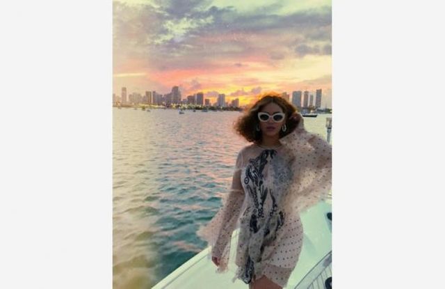 Співачка постригла своє розкішне волосся - фото 218002