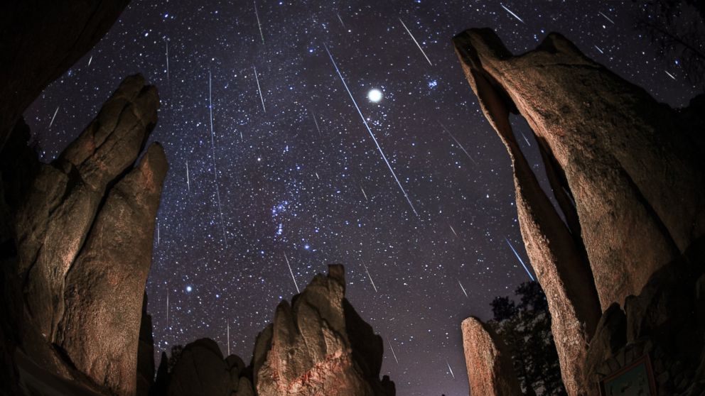 Коли можна побачити останній потужний зорепад у році