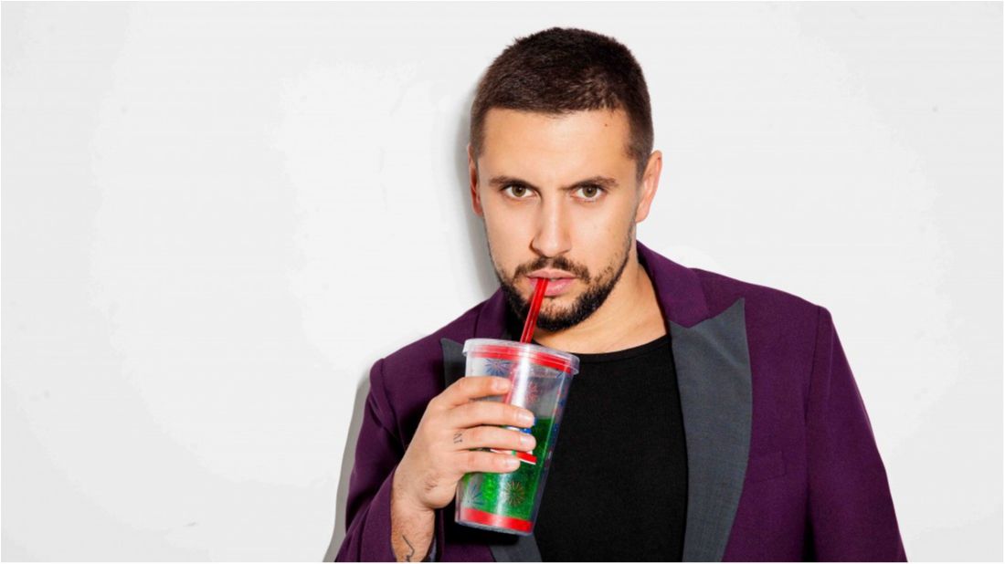 Український співак різко змінив професію