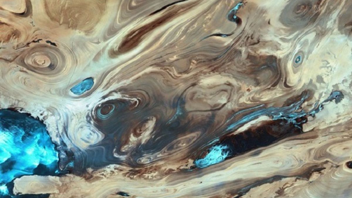 NASA показало барвисті фото Землі - фото 1