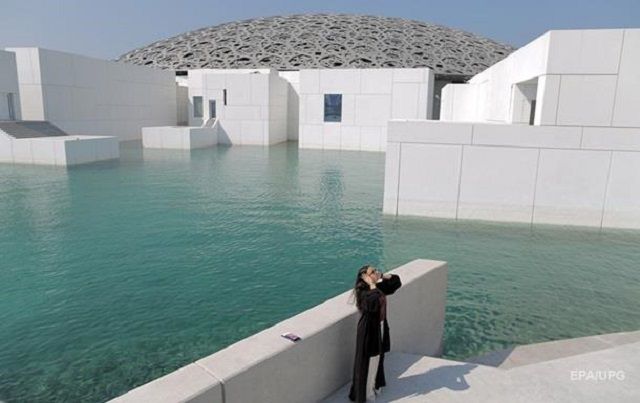 "Спасителя світу" виставлять в еміратському Луврі - фото 1