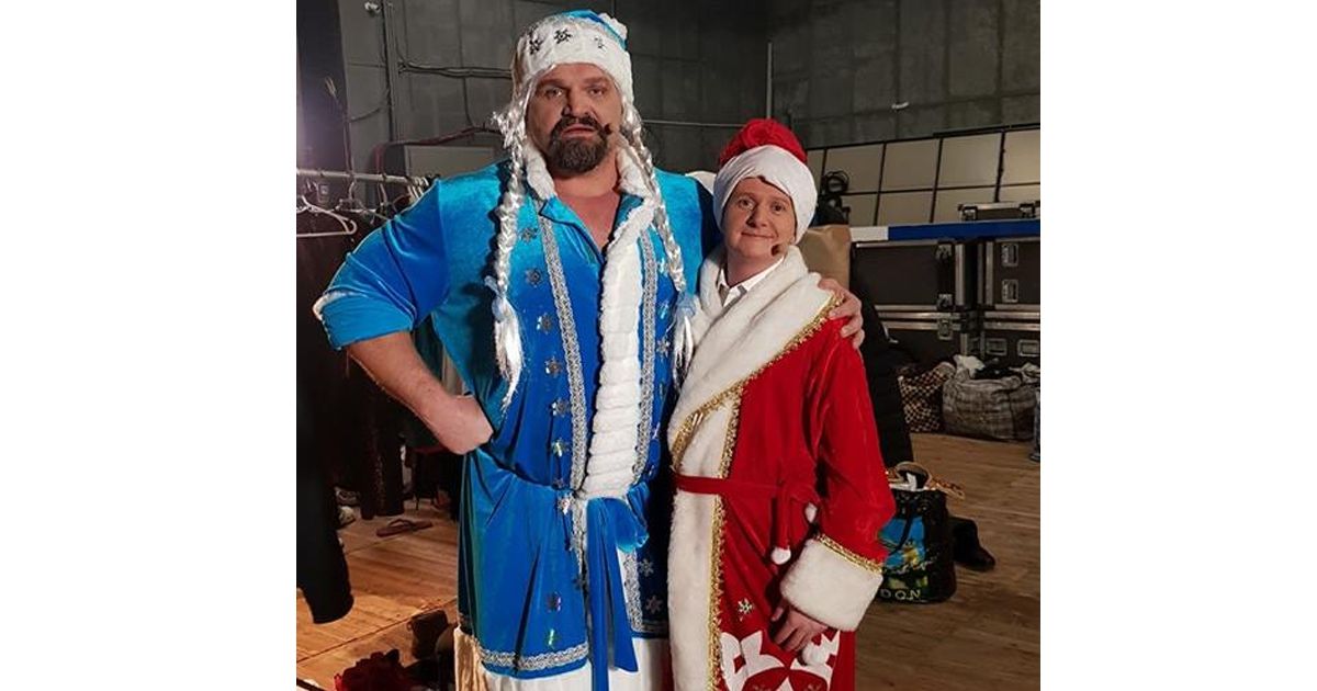 Вірастюк у костюмі Снігурочки взяв інтерв'ю в Олега Винника: смішне відео