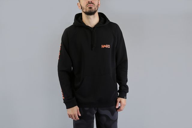 Ще одна безвізова країна та толстовка у вашому гардеробі: 13 грудня у трьох фото - фото 214775