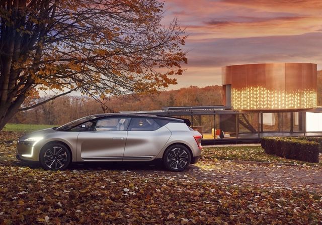 Renault Symbioz занурить пасажирів у віртуальну реальність - фото 213845