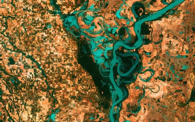 NASA показало барвисті фото Землі - фото 213187