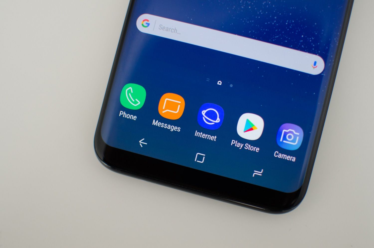 Samsung Galaxy A8 Plus (2018): бюджетна копія S8 Plus