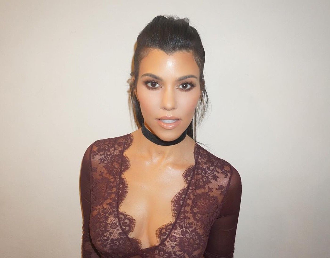 Сестра Кардашян шокувала шанувальників екстремальним міні