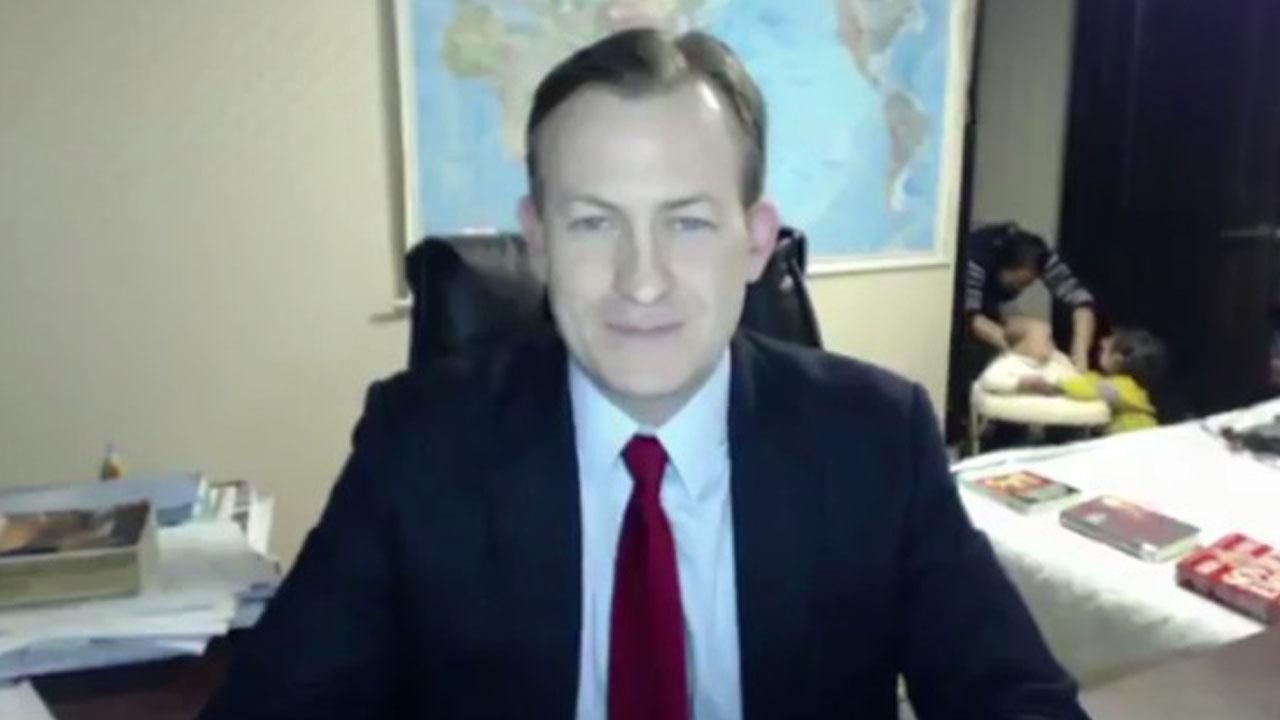 Відео з професором Келлі потрапило до найпопулярніших на YouTube - фото 1