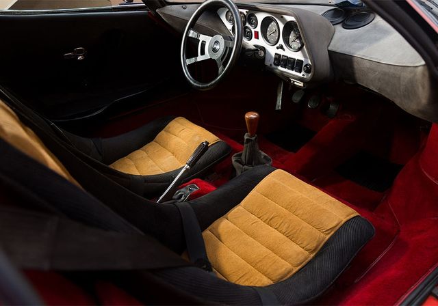 Легендарну Lancia Stratos продали за півмільйона доларів - фото 216864