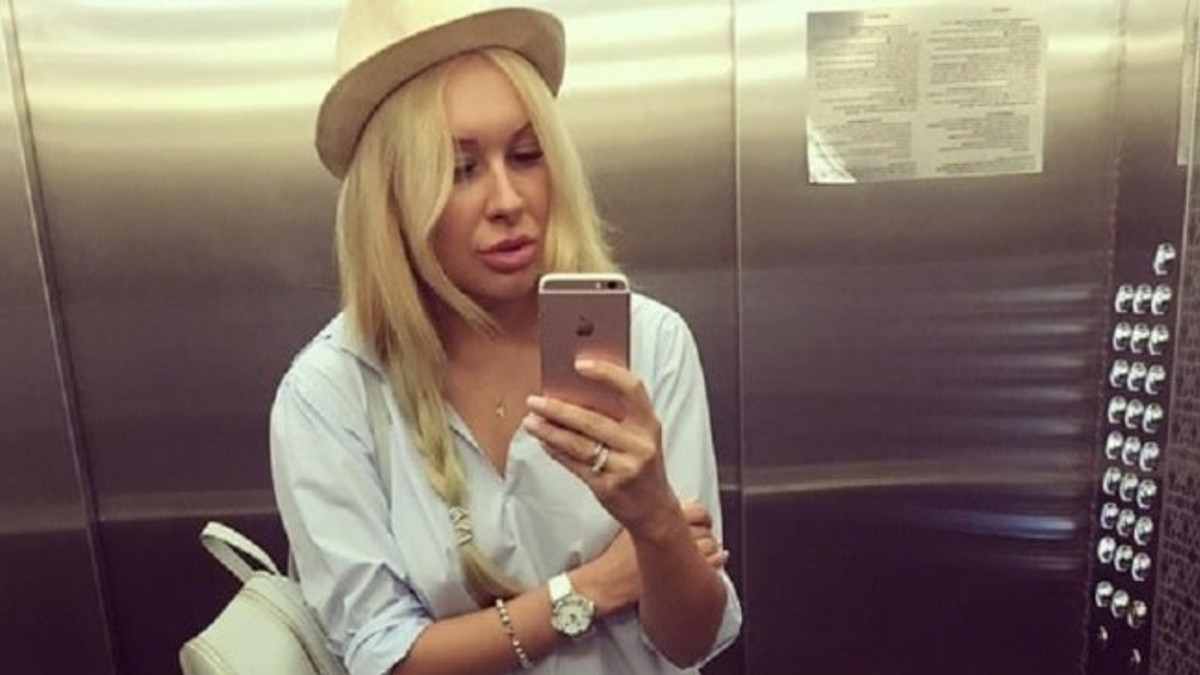 Дружина лідера Динамо викликала фурор в Instagram своїм знімком без нижньої білизни - фото 1