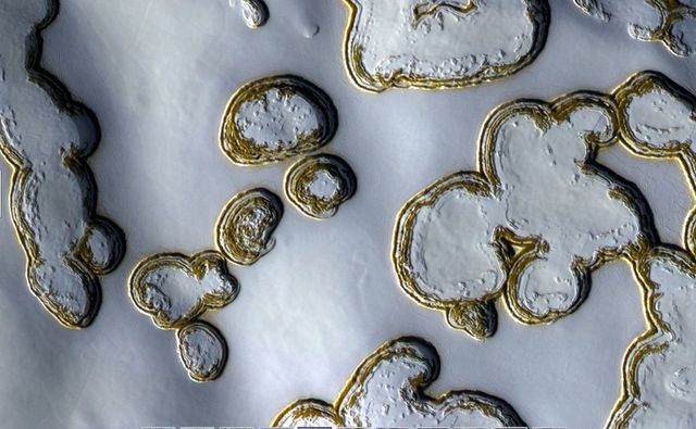 Лабораторія NASA опублікувала фото Марса в снігу - фото 217844