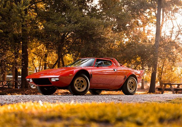 Легендарну Lancia Stratos продали за півмільйона доларів - фото 216867