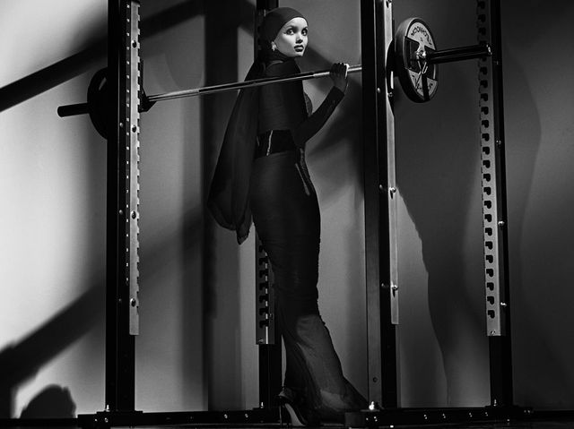 Джіджі Хадід і Періс Джексон знялися для еротичного календаря - фото 214029