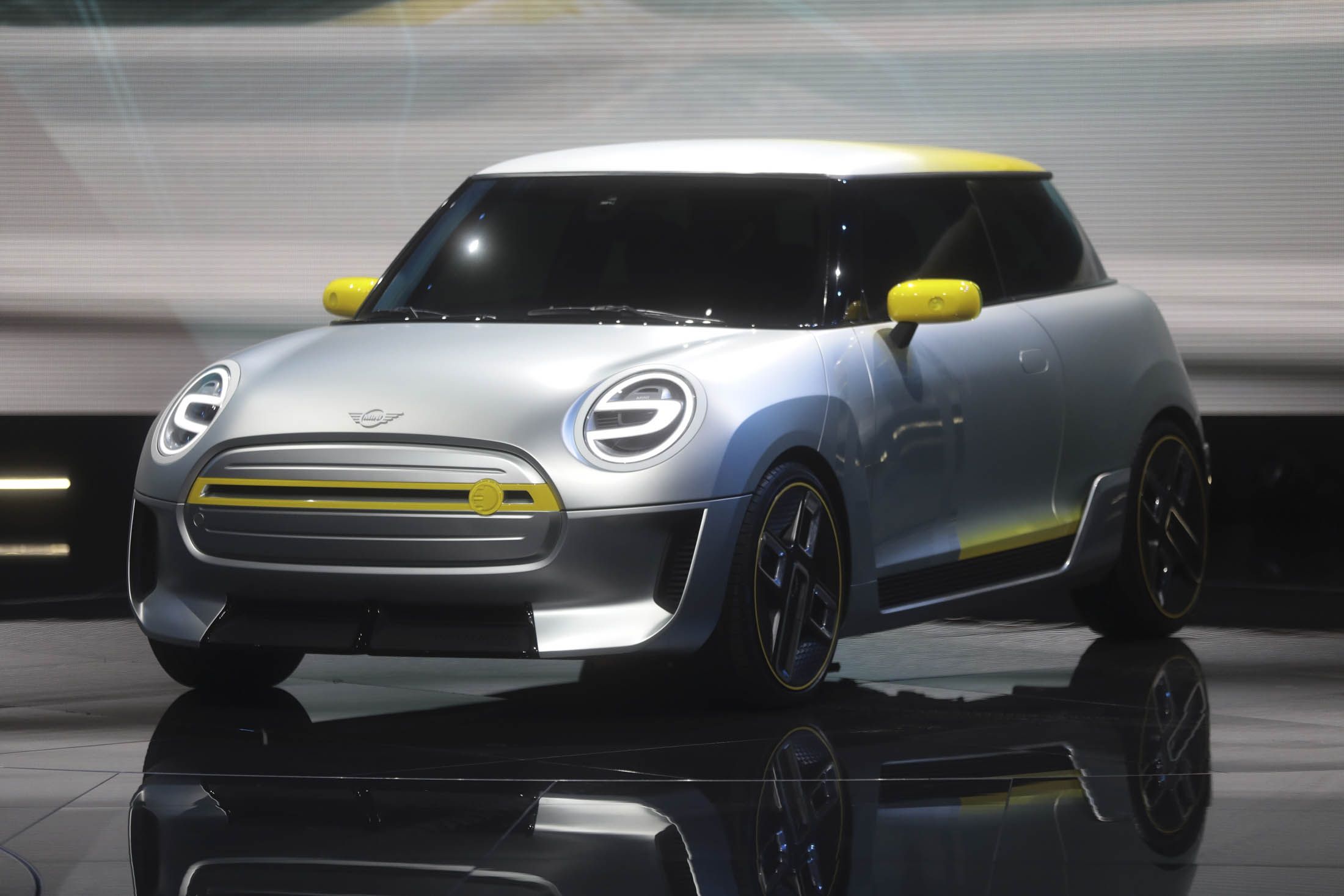 Mini зосередиться на виробництві електромобілів