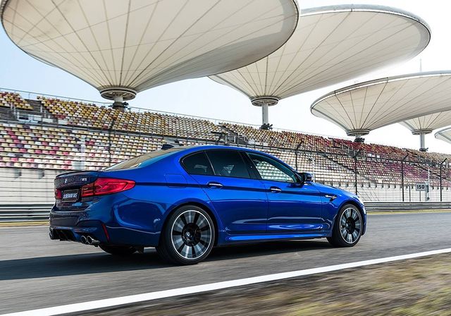 BMW M5 встановив рекорд гоночного треку - фото 216498