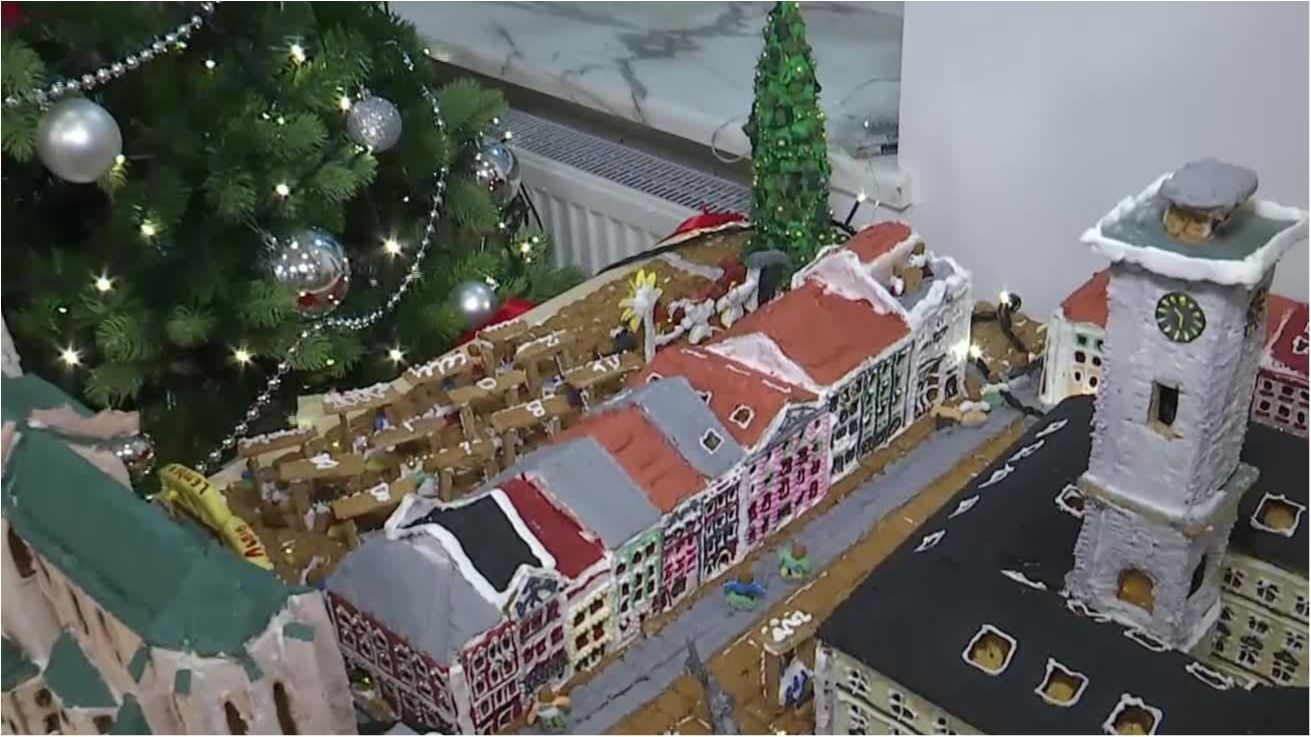 Дипломати США з печива зробили копію львівської площі Ринок