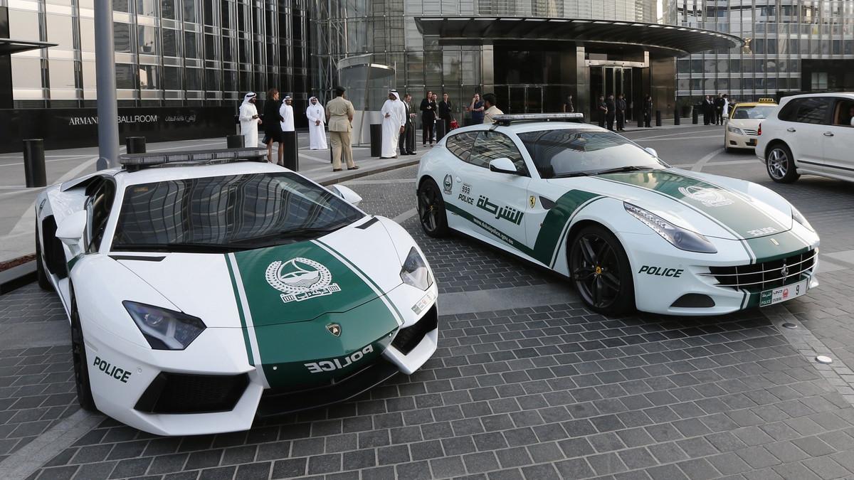 Поліція Дубая оштрафувала водія в коментарях до поста в Instagram - фото 1