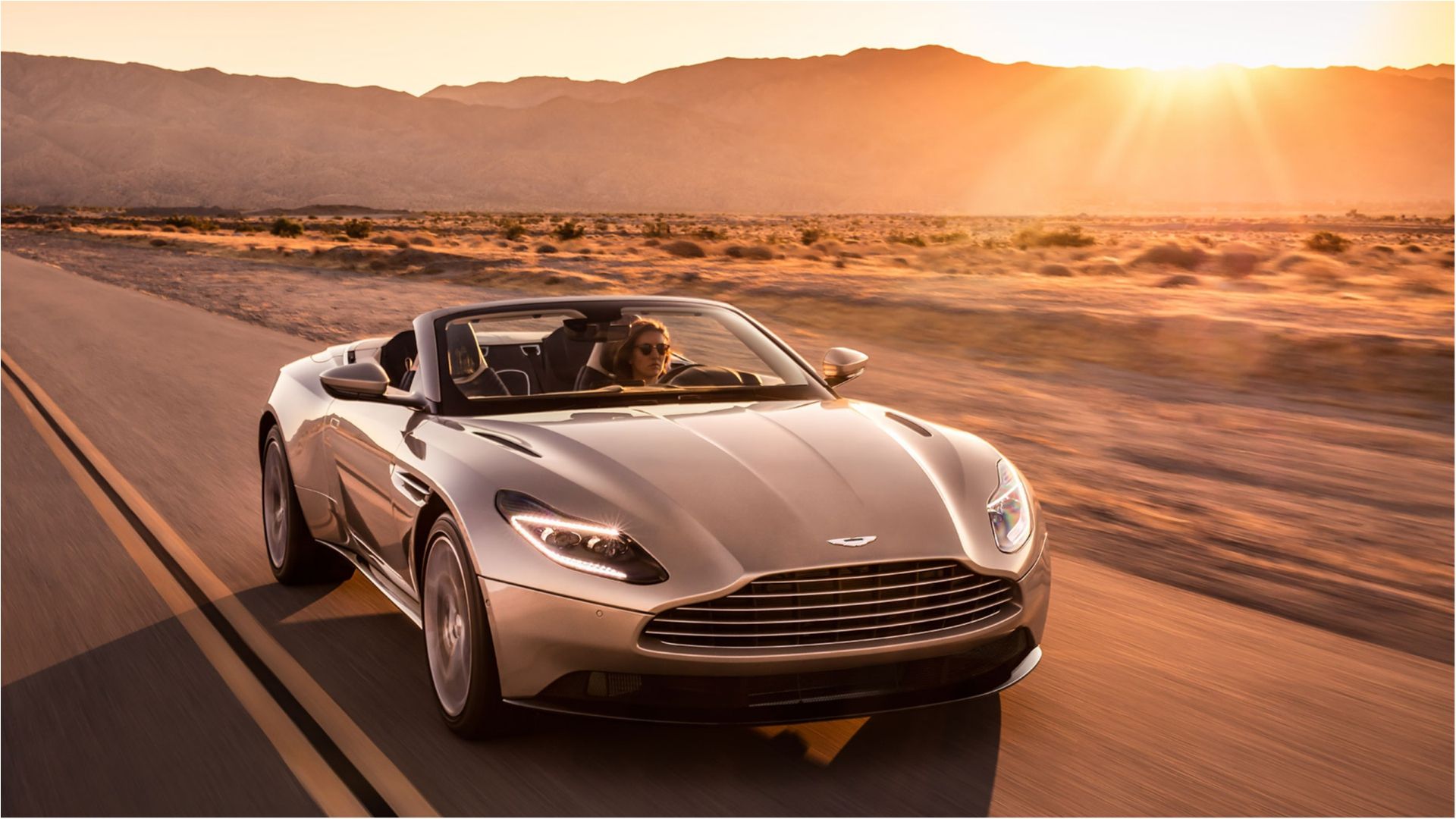 Aston Martin відкликає понад п'ять тисяч автомобілів
