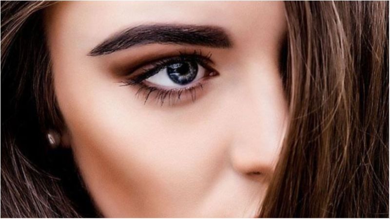 Наростити брови вдома: мережу захопив новий б'юті-тренд
