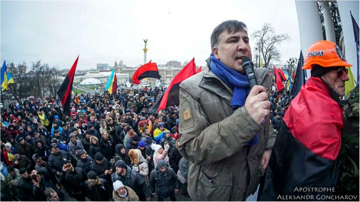 З'явилося нове відео штурму Жовтневого палацу