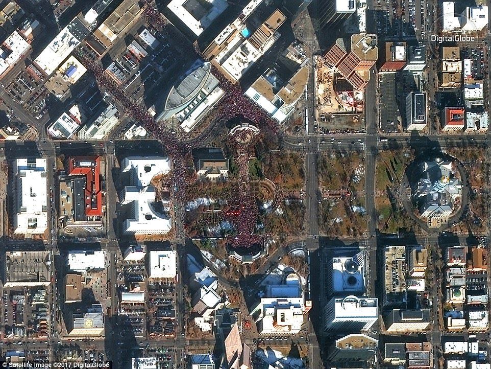 Як виглядали ключові події 2017 року з космосу: неймовірні фото - фото 1