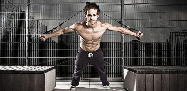 Зірки-волонтери, які допомагають армії та історія Віри Фарміги: 5 грудня у трьох фото - фото 213237