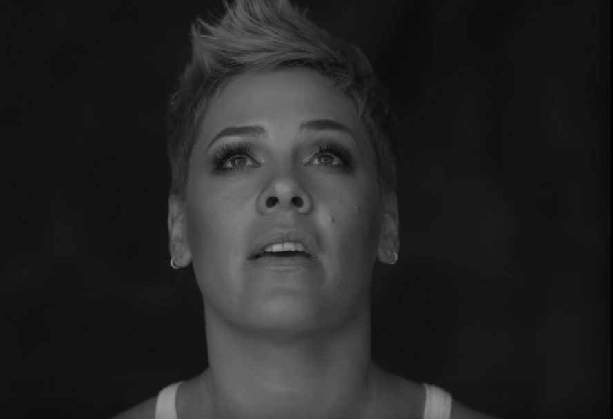 Українка створила чуттєвий кліп для Pink - фото 1