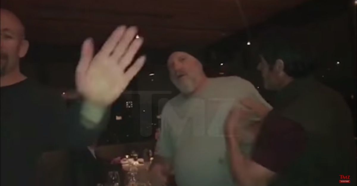 Скандального Вайнштейна побили в ресторані: з'явилося відео