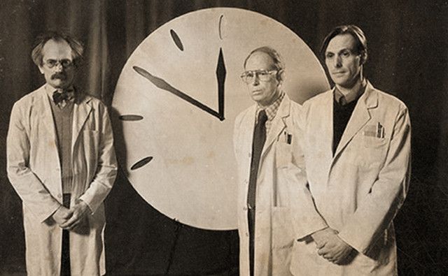 Перевели Годинник судного дня - фото 223268