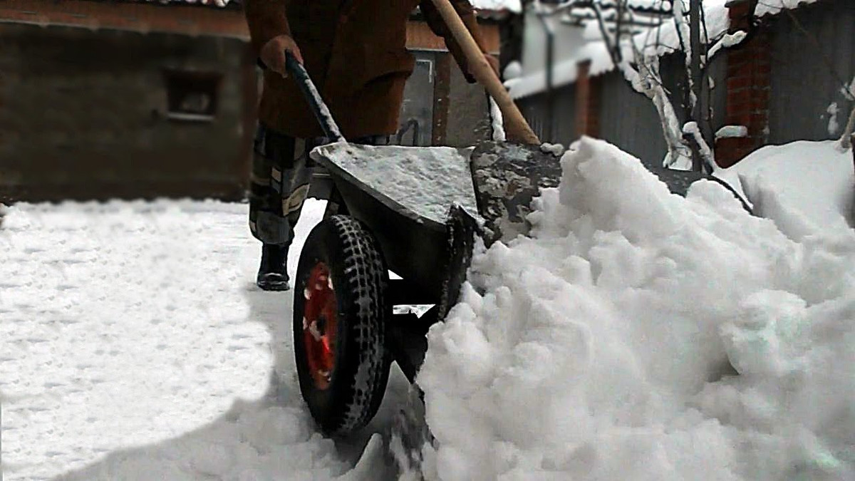 Українські студенти створили незвичайний транспорт для прибирання снігу - фото 1
