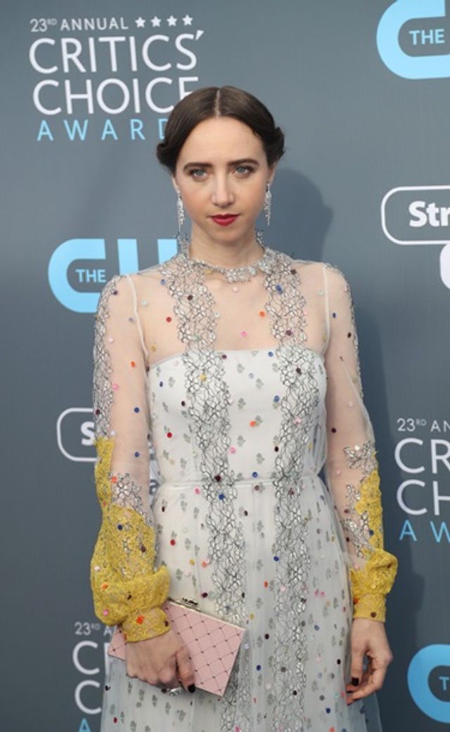 Найбезглуздіші наряди гостей Critics 'Choice Awards: фотофакт - фото 220453