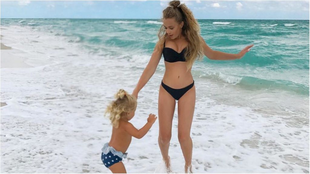 На підстраховці у 2-річної Кіри був таємничий чоловік - фото 1