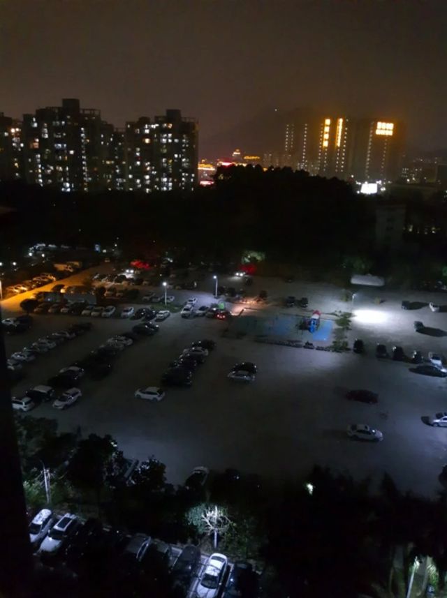 У мережі з'явилися фото, зняті на безрамковий Meizu M6S - фото 223125