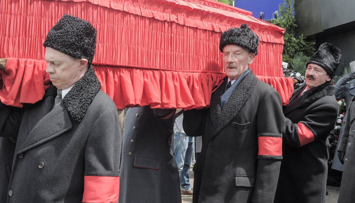 "Смерть Сталіна" з Ольгою Куриленко: що треба знати про заборонену в РФ стрічку