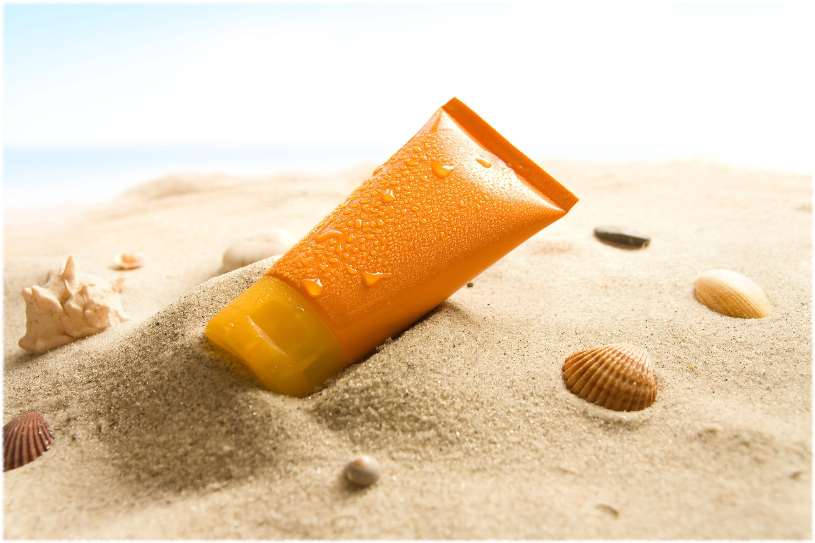 Ось чому потрібно користуватися сонцезахисним кремом у літаку - фото 1