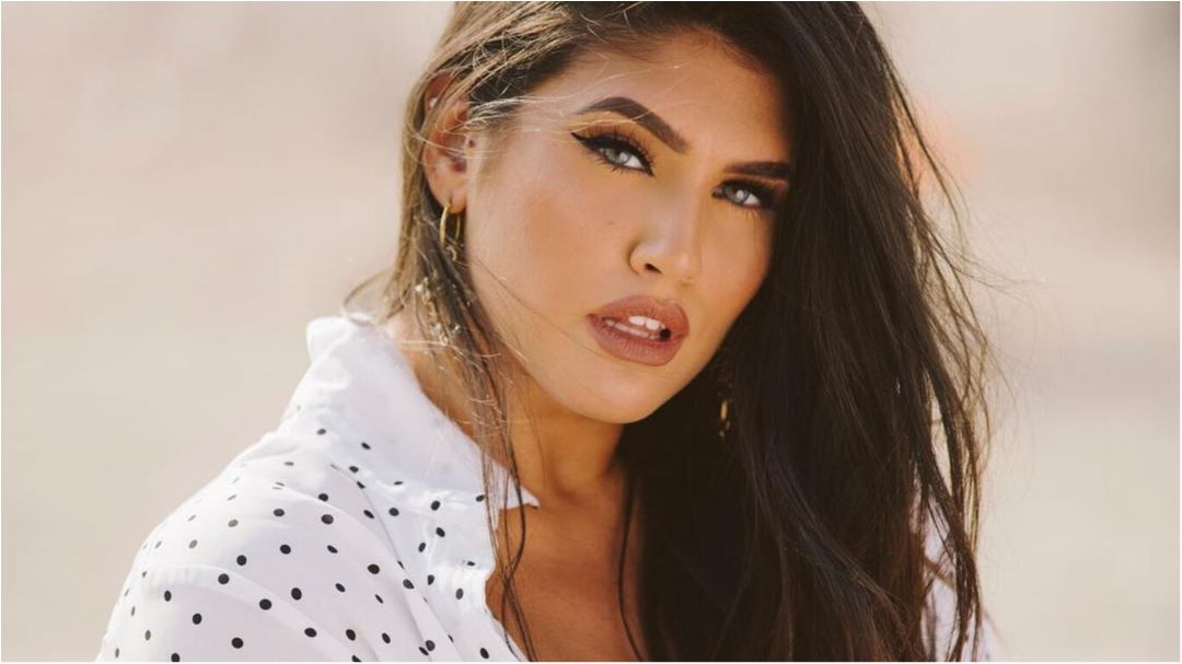 Модель plus-size обурилася через відредаговане фото - фото 1