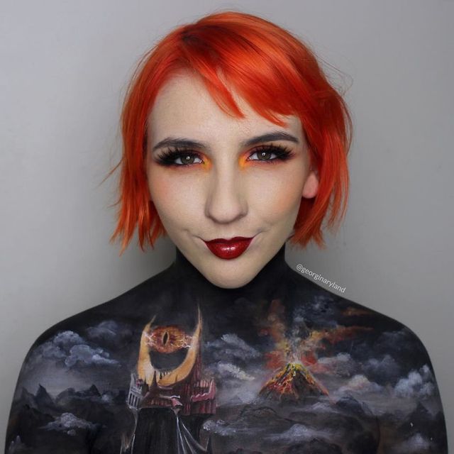 Візажист створює неймовірні малюнки на власному тілі - фото 222201