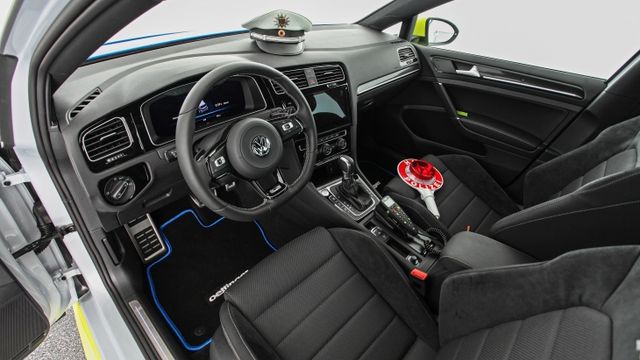 Volkswagen Golf R перетворили на потужну машину для поліцейських - фото 218375