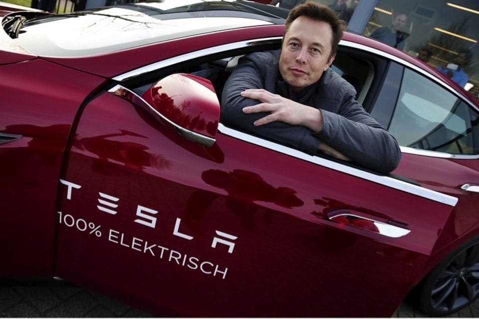 Ілона Маска позбавили зарплати у власній компанії - фото 1