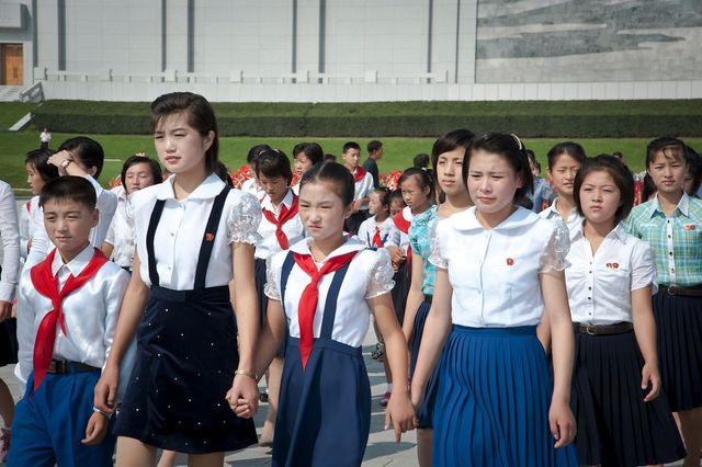 Французький фотограф показав будні жителів Північної Кореї - фото 221005