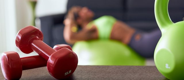 Найкращі різдвяні комедії та вправи, які допоможуть схуднути вдома: 4 січня у трьох фото - фото 219079